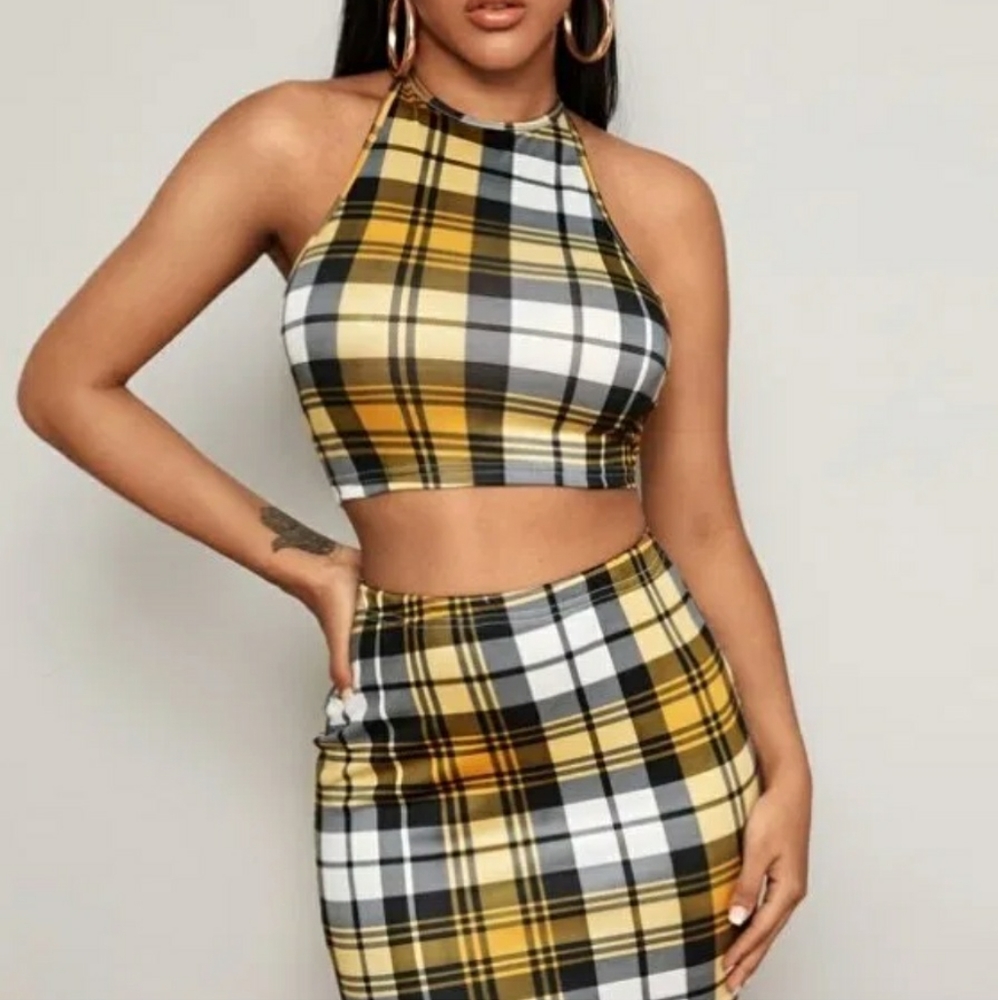 Two-piece women's bodycon plaid outfit